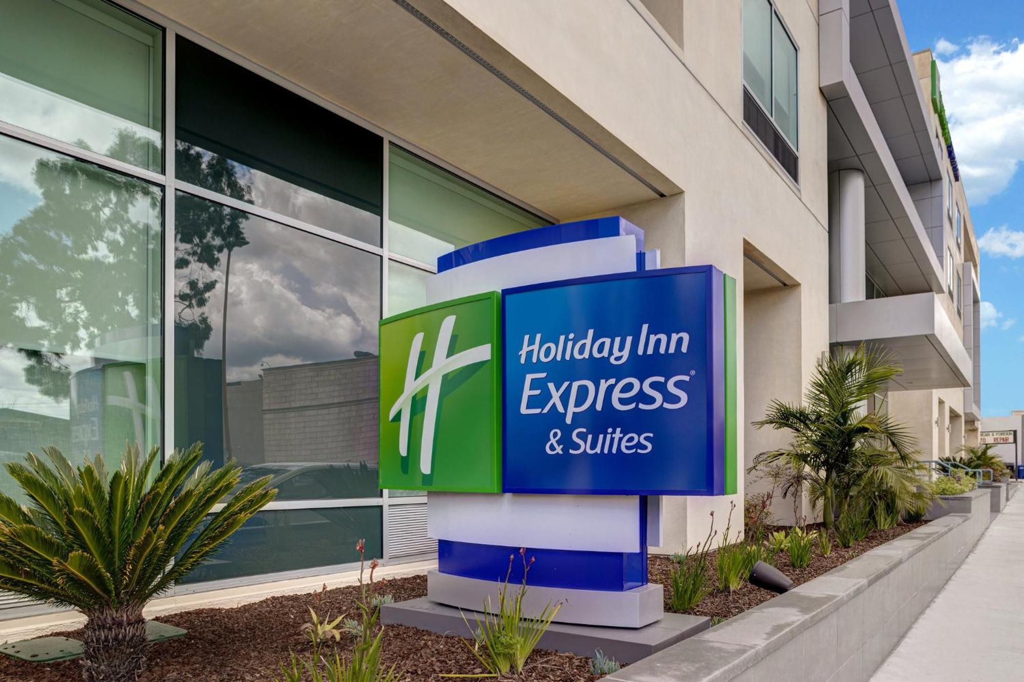 Holiday Inn Express & Suites - Glendale Downtown Bagian luar foto
