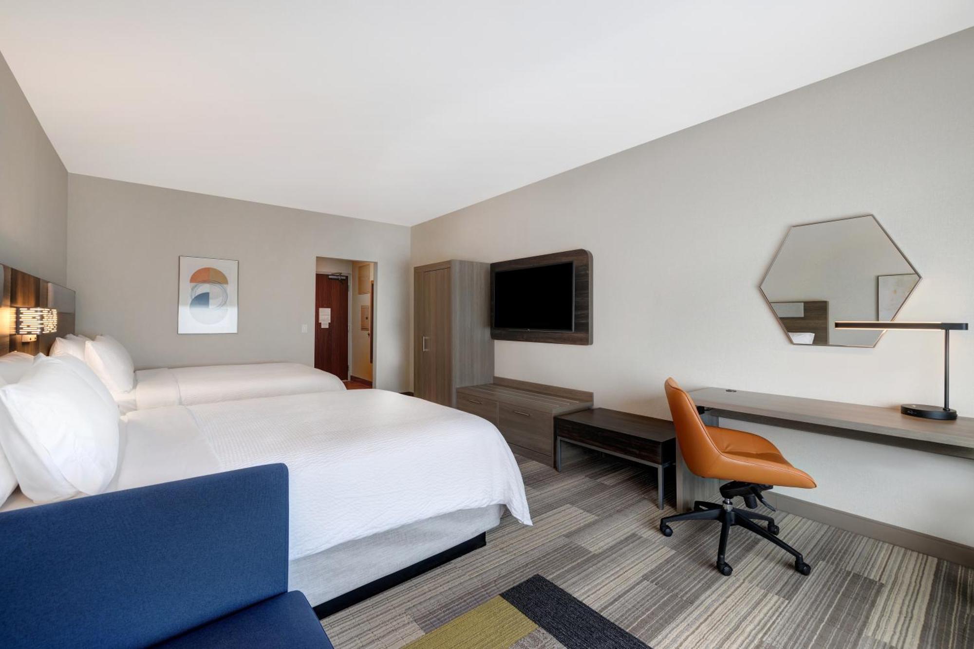 Holiday Inn Express & Suites - Glendale Downtown Bagian luar foto