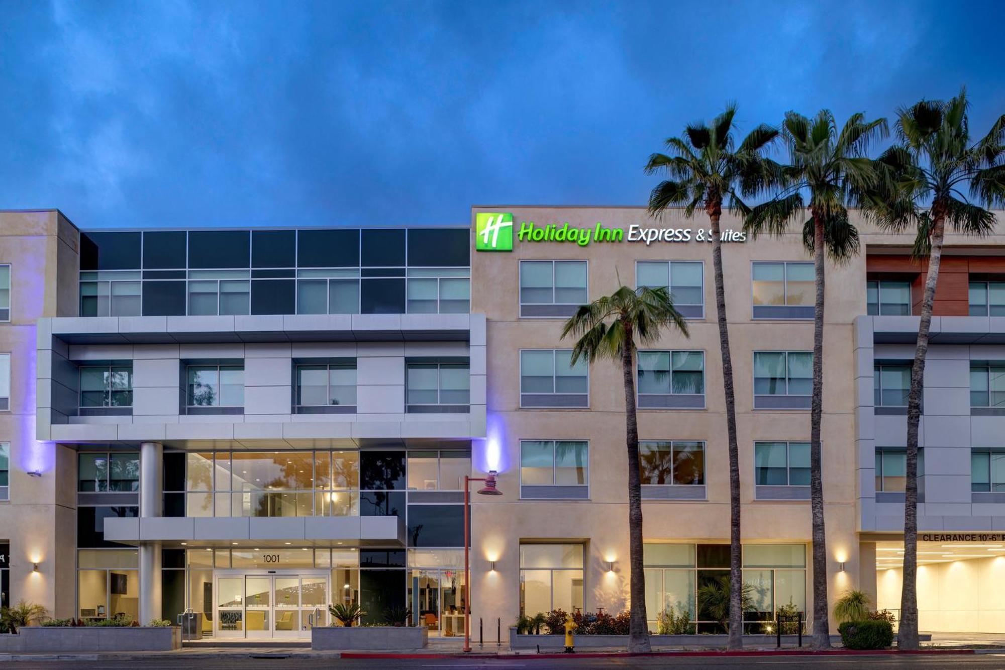 Holiday Inn Express & Suites - Glendale Downtown Bagian luar foto