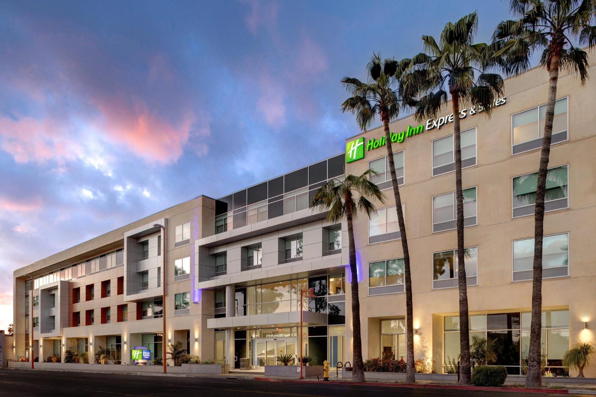 Holiday Inn Express & Suites - Glendale Downtown Bagian luar foto